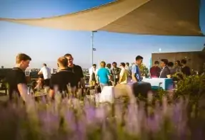 Rooftop grill party po konferenci Update Days: Corestart 3