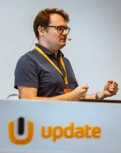 Tomáš Herceg přednáší na Update Days: Corestart 6